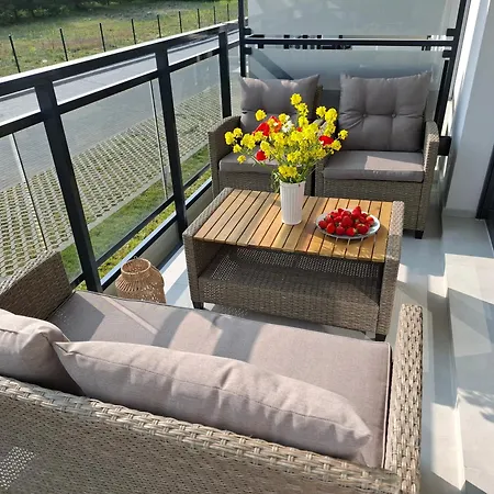Apartament Flatbook Apartament Jantar Resort z Parkingiem, Placem Zabaw, Strefą Sportową i Wiatą Grillową Jantar
