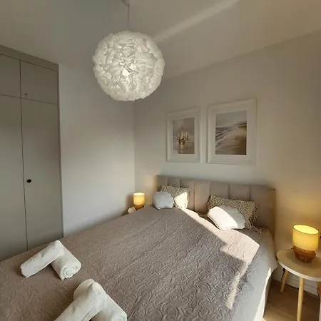 Flatbook Apartament Jantar Resort z Parkingiem, Placem Zabaw, Strefą Sportową i Wiatą Grillową Apartament *
