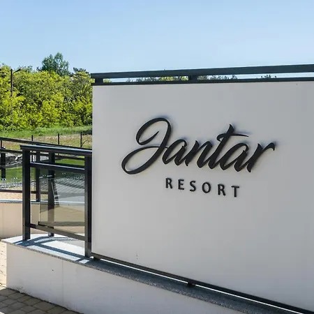 Flatbook Apartament Jantar Resort z Parkingiem, Placem Zabaw, Strefą Sportową i Wiatą Grillową *