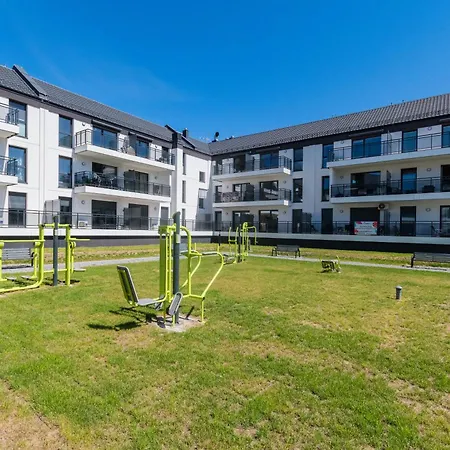 Apartament Flatbook Apartament Jantar Resort z Parkingiem, Placem Zabaw, Strefą Sportową i Wiatą Grillową Jantar