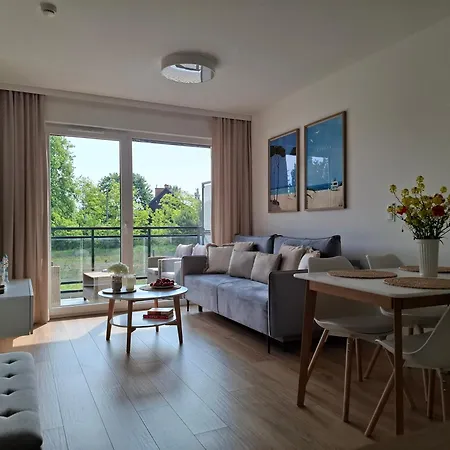 Flatbook Apartament Jantar Resort z Parkingiem, Placem Zabaw, Strefą Sportową i Wiatą Grillową * Jantar